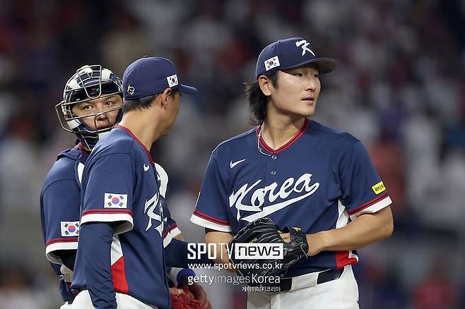 국가대표가 볼넷→볼넷→볼넷 말이 되나…157km 강력한 무기 있는데 왜? 곽빈은 또 고개를 숙였다
