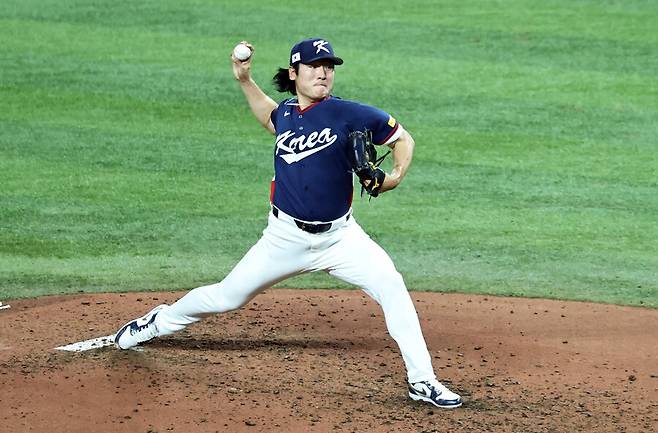 국가대표가 볼넷→볼넷→볼넷 말이 되나…157km 강력한 무기 있는데 왜? 곽빈은 또 고개를 숙였다