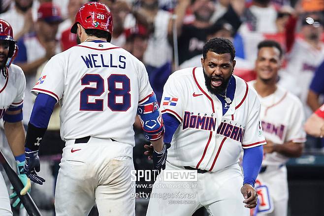 도미니카共 맞아? 끝내기 홈런쳤는데 조용한 선수…'양키스 소속 미국인'에게는 너무 낯선 댄스타임
