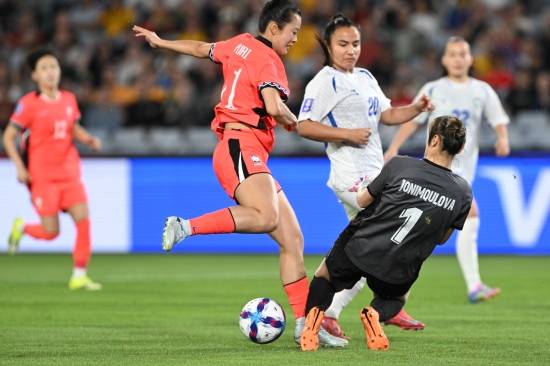 韓 여자축구대표팀 대형 사고! '전세계 3호' 월드컵행 쾌거…우즈벡 6-0 대파→아시안컵 준결승행 [여자 아시안컵 리뷰]