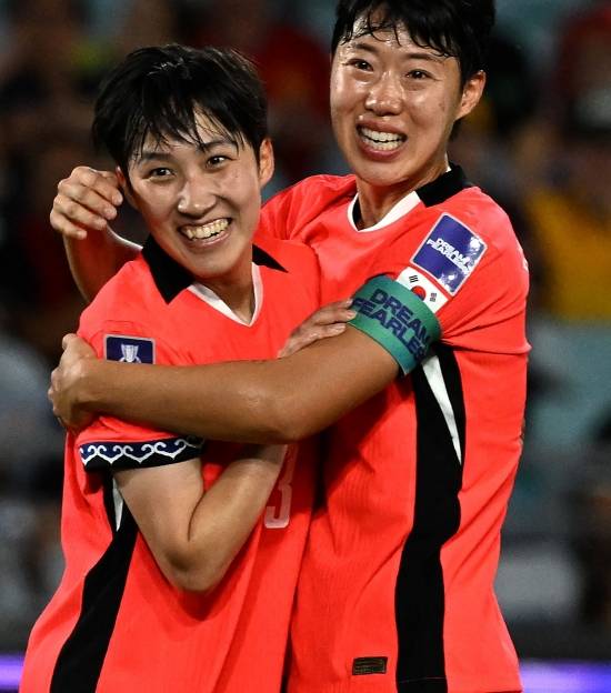 韓 여자축구대표팀 대형 사고! '전세계 3호' 월드컵행 쾌거…우즈벡 6-0 대파→아시안컵 준결승행 [여자 아시안컵 리뷰]