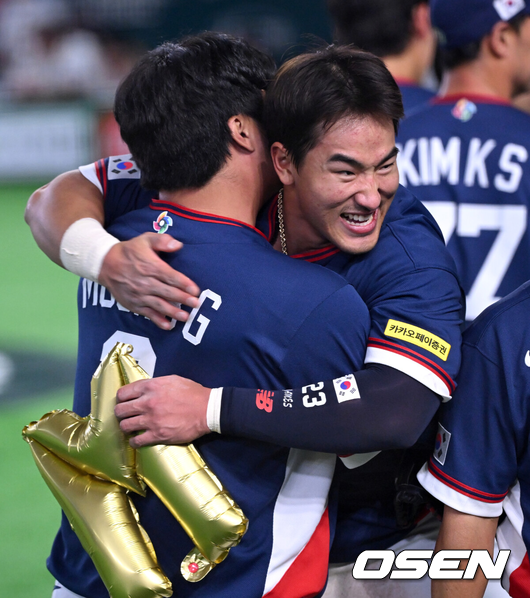 최강 상대 2루타 폭발 WBC 타율 .333, 세계 무대 통했다...괴물이 자랑스러운 이강철