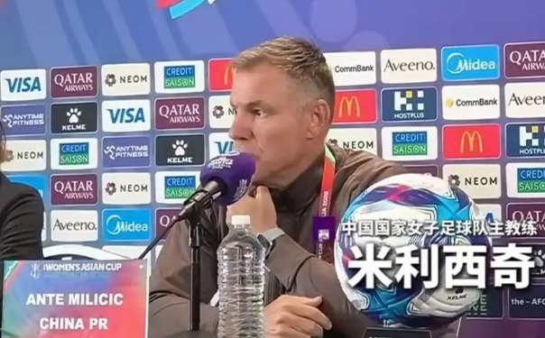 한국은 6-0 잔치 벌였는데…중국은 이겨도 초상집 분위기, 4강 진출에도 ‘감독 분노 폭발’