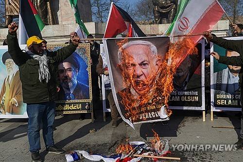 日 축구, 트럼프 때문에 망했다…이란 전쟁 여파, 유럽 원정 취소→아시안게임 계획 꼬이고 난리