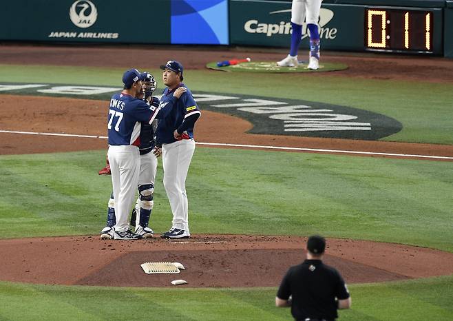 류현진의 '은퇴 경기'를 망친 그 절묘한 2루타, WBC 역사에 남을 장타 왜? 땅에 닿을 듯했으니