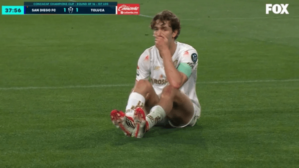 [오피셜] '대한민국, 대형 이슈 발생!' 홍명보호 월드컵서 격돌할 墨, 핵심 자원 줄부상…수문장 이어 중원 엔진마저 ACL 파열+반월판 손상