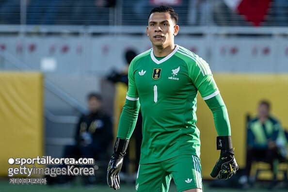 [오피셜] '대한민국, 대형 이슈 발생!' 홍명보호 월드컵서 격돌할 墨, 핵심 자원 줄부상…수문장 이어 중원 엔진마저 ACL 파열+반월판 손상