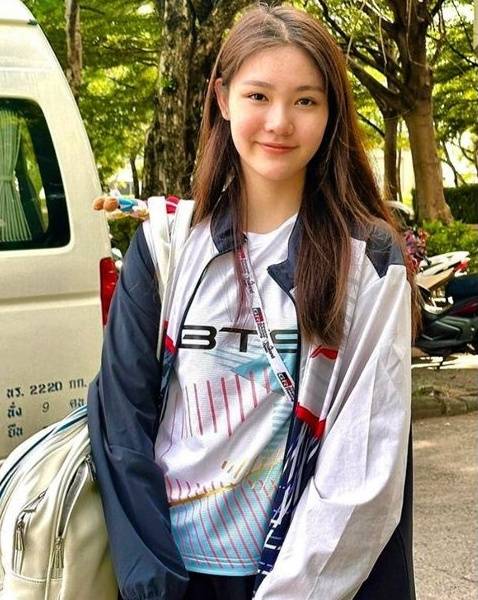 배드민턴 선수 맞아? 172cm 미모의 태국 공주, 와르르 무너졌다…안세영 없는 절호의 기회 → 준준결승 탈락이라니