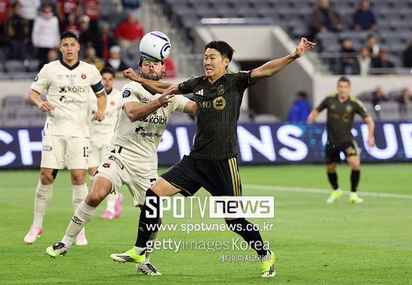“손흥민 천금골→LAFC 3-0 완승, 개막 후 4연승 질주”…美 전문매체 예상 “SON 세인트루이스전에서 올시즌 리그 첫 골 터질 것” 잠잠했던 발끝 드디어 터진다
