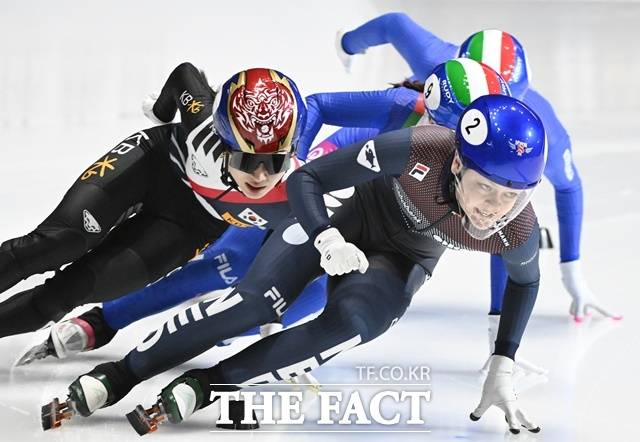 '람보르길리'의 0.009초 대역전극...김길리, 밀라노 아쉬움 씻은 1000m 金