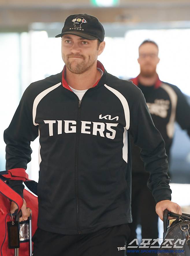 첫 시범경기 4실점 난조, KIA 에이스에 무슨 일이? 감독은