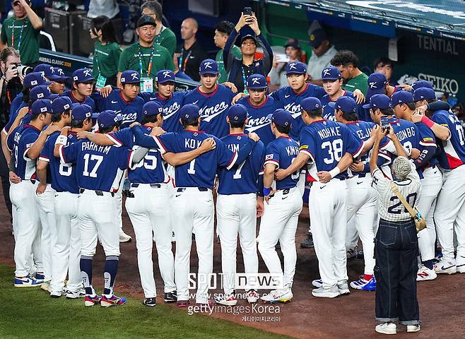 한국 콜드게임 탈락도 서러운데, '7시간30분' 대기→지연 출발…15일 아닌 16일 인천 도착