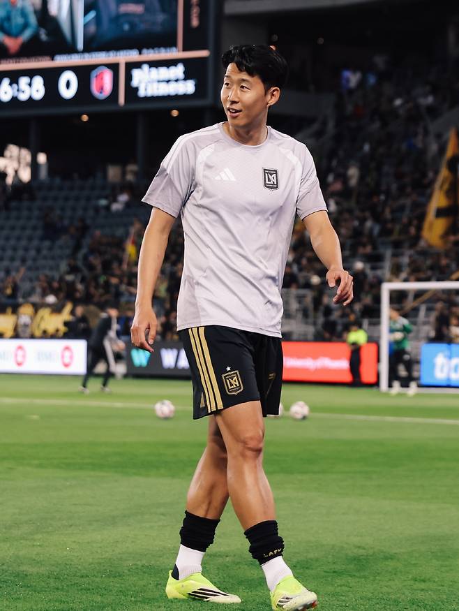 또 답답했던 손흥민, 공미 기용이 최선인가→전반 내내 슈팅 1회...LAFC, 세인트루이스와 전반 0-0 마무리 (전반 종료)