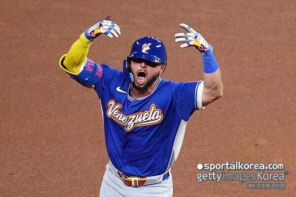 '어지럽다' 1:1→2:1→2:5→4:5→7:5...'쾅쾅쾅쾅쾅' 베네수엘라·일본, 역대급 홈런 난타전→최종 승자는?