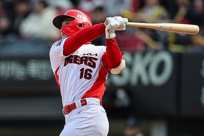 ‘홈런 기계’로 진화한 윤도현, 부상 악몽 털고 KIA 내야 주전 경쟁 ‘정조준’