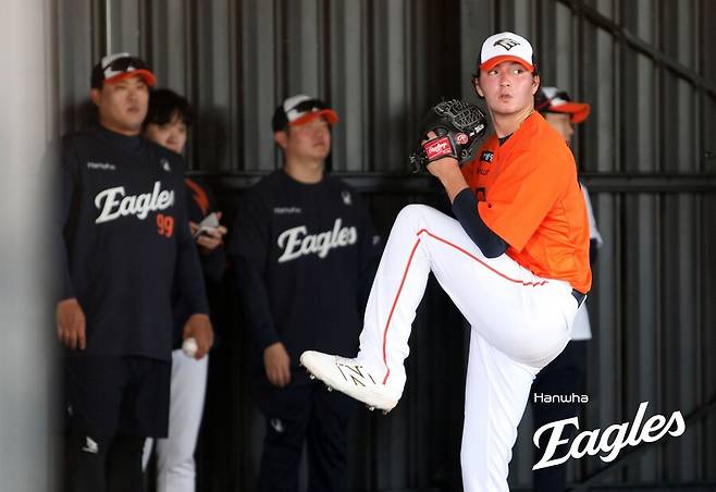 한화 33승 초특급 원투펀치 이탈에도 웃는다…벌써 151km 중무장, 김경문도