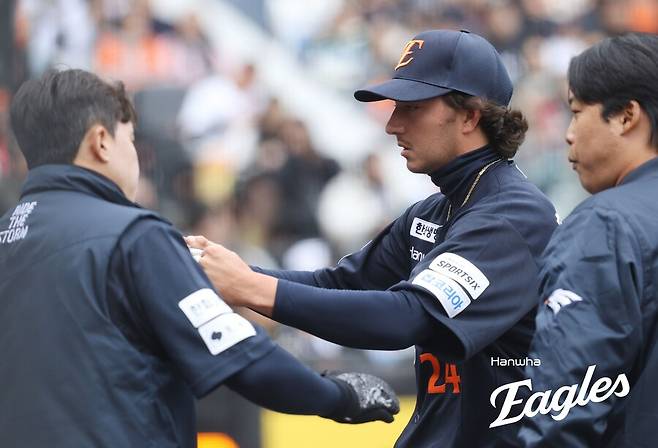 한화 33승 초특급 원투펀치 이탈에도 웃는다…벌써 151km 중무장, 김경문도