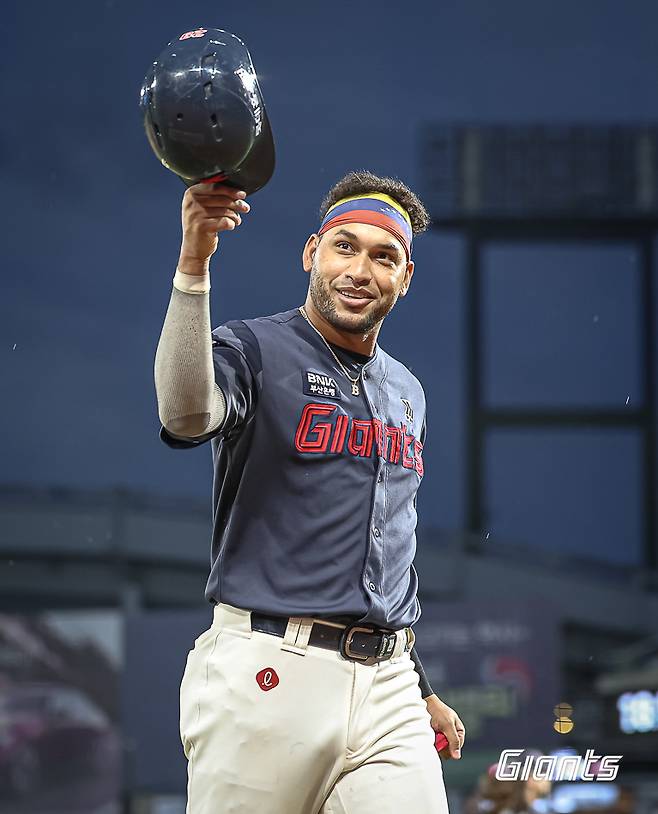 베네수엘라 WBC 기적의 역전극! '대한외국인' 레이예스도 기뻐했다