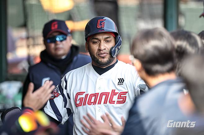 베네수엘라 WBC 기적의 역전극! '대한외국인' 레이예스도 기뻐했다