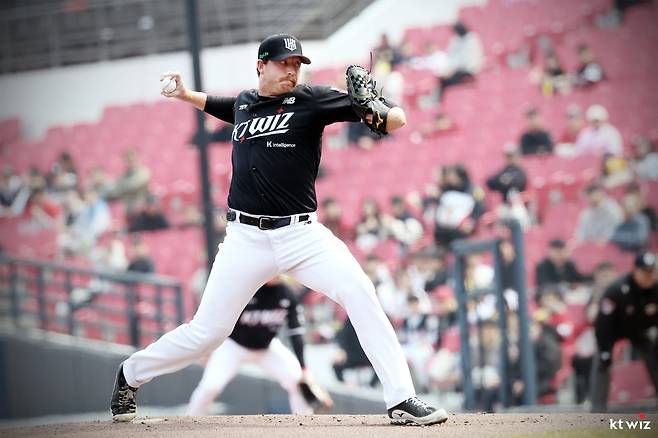 전율의 4타자 연속 삼진, 역시 다저스 개막 엔트리 투수는 다르다 하는 순간... [광주 현장]