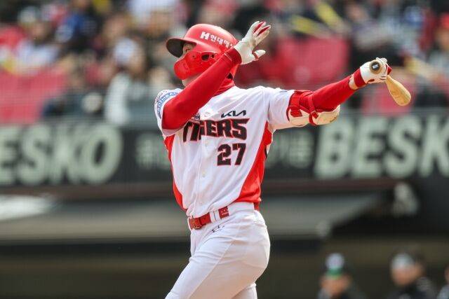 아니, KIA 호령타에게 이런 타격기술이? 땅으로 박히는 공을 뽑아 올렸다…손목만 싹 돌려서[MD광주]