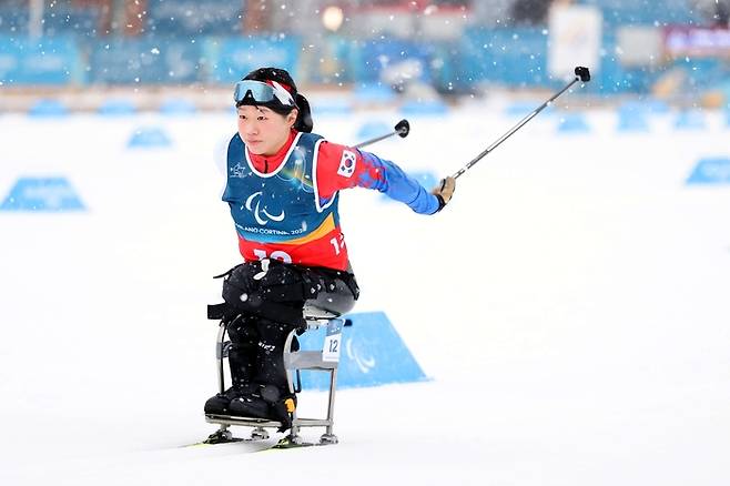 ‘사상 첫 2관왕+5메달’ 김윤지 제대로 미쳤다…‘첫 출전’ 크로스컨트리 20㎞에서 ‘금빛 피날레’ [2026 밀라노]