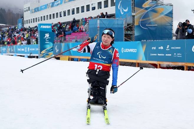 ‘사상 첫 2관왕+5메달’ 김윤지 제대로 미쳤다…‘첫 출전’ 크로스컨트리 20㎞에서 ‘금빛 피날레’ [2026 밀라노]