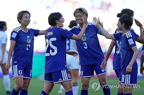 한국-일본, 여자축구 나란히 대형 사고! 소나기골 폭발…'韓 6골? 우린 7골' 일본, 필리핀 7-0 대파→여자아시안컵 4강 '한일전' 빅매치 성사