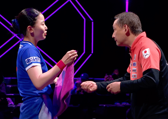 中 여자탁구 대형사고, '4년 아성' 무너졌다…日 17세 천재소녀, 중국에서 WTT 챔피언스 우승→콰이만 4-3 격파+1위 쑨잉사 8강 탈락