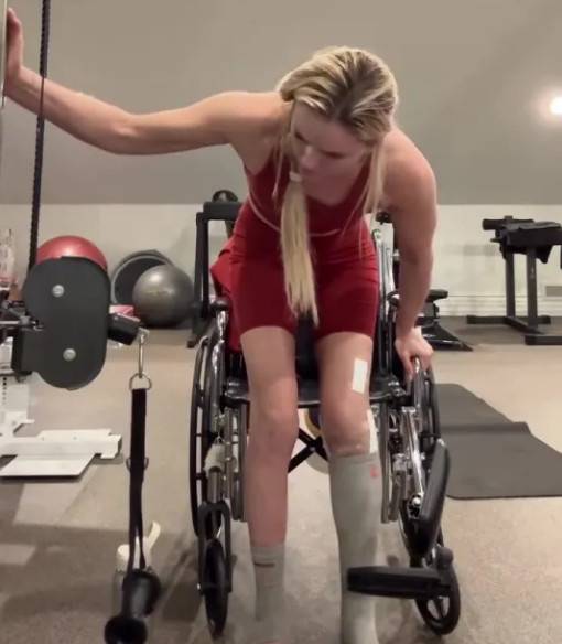 '다리 절단 위기' 린지 본, '은퇴하라' 팬들과 살벌 설전