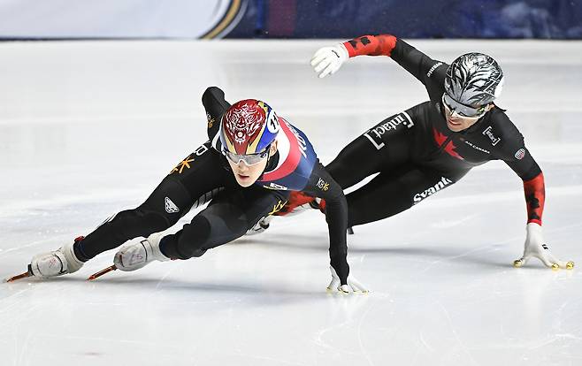'람보르길리' 김길리의 추월쇼, 쇼트트랙 세계선수권 2관왕