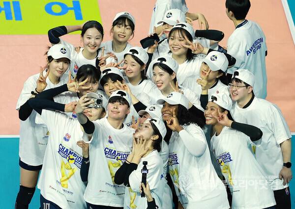 '사진 조작 논란' KOVO, 여자부 한국도로공사 정규리그 1위 확정 SNS 뉴스에 자료사진 사용