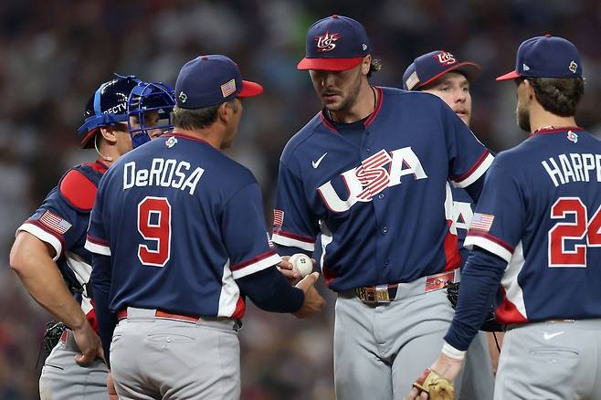 ‘괴물’ 스킨스도 혀를 내둘렀다···도미니카공화국전 4⅓이닝 1실점 승리 “역대 가장 힘든 타선”