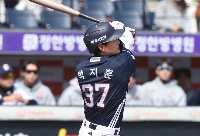 '한화 불펜 왜 이래? 8실점 연쇄 방화' 두산, 8-4 역전승→단독 2위 수성…양의지 추격 스리런+박지훈 결승타 [대전:스코어]