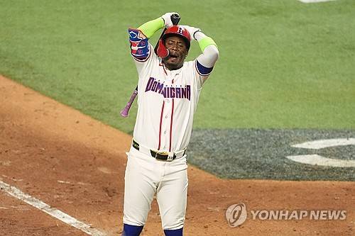 KBO 대형사고 쳤다, 그야말로 한판승…스몰츠+사바시아 합창