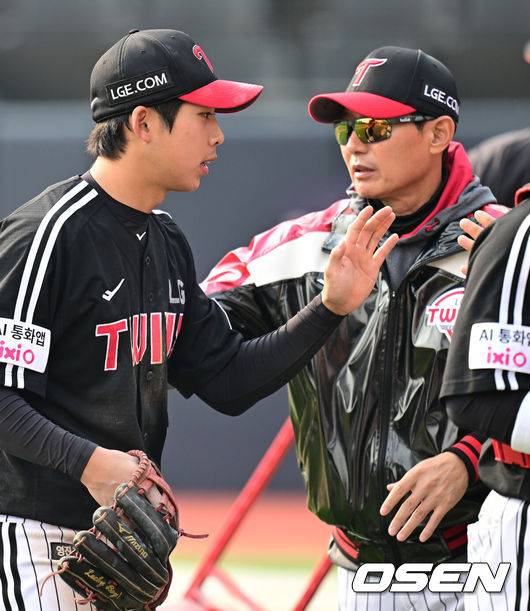 이런 선수가 원래 투수였다니…‘타자 변신’ LG 20세 유망주의 솔직 고백 “야수 전향 후회 안 합니다” [오!쎈 수원]