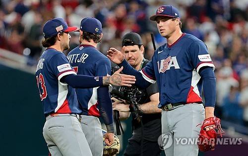 '도미니카 감독' 푸홀스, 끓어오르는 분노 참았다…