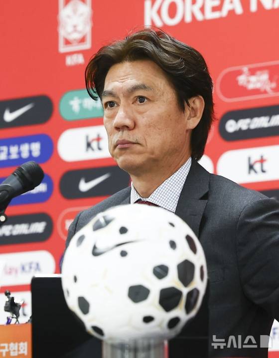 '손흥민·오현규 공존' 끝내 불발? '월드컵 단 3개월 전' 홍명보 감독 해답 못 찾았다
