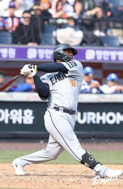 '재계약 실패→MVP' 이 선수는 왜 15억에 한화 컴백했나…체중 감량→한화 우승 꿈꾼다