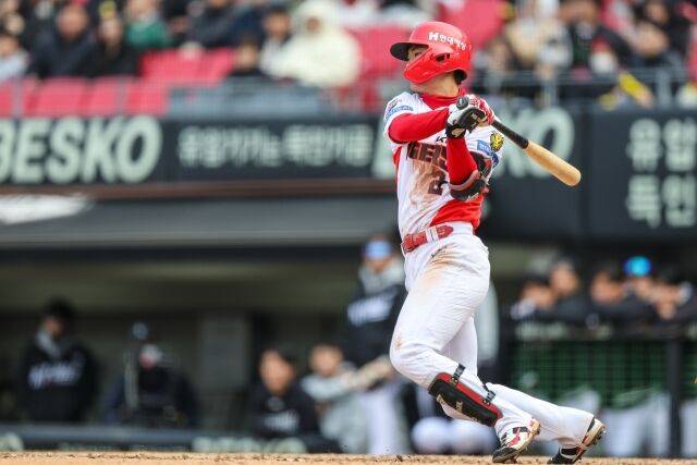 KIA가 호주 유학까지 보냈던 그 내야수가 환골탈태했나…수비만 보면 박찬호 후계자, 반쪽짜리 없다