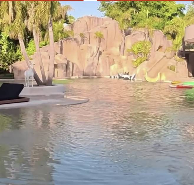 '지성아 우리집 죽이지?' 연봉 700억, 한때 메날두보다 많이 벌었던 박지성 절친, 중국 돈이 최고였다...미친 대저택 화제