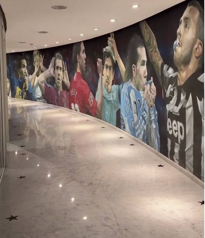 '지성아 우리집 죽이지?' 연봉 700억, 한때 메날두보다 많이 벌었던 박지성 절친, 중국 돈이 최고였다...미친 대저택 화제