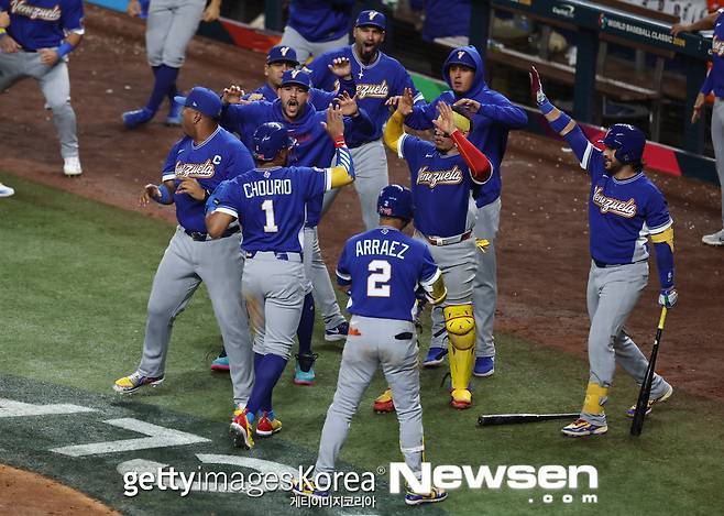 베네수엘라, 이탈리아 꺾고 사상 첫 WBC 결승 진출..미국과 우승 두고 격돌
