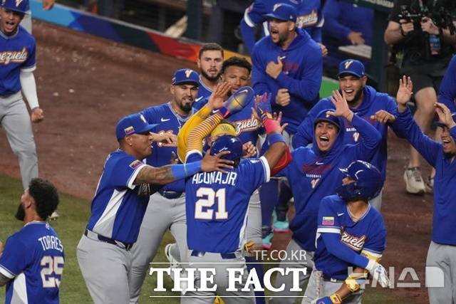 ‘이 카드가 성사되다니’…베네수엘라, 마두로 체포한 미국과 결승에서 만났다 [WBC]