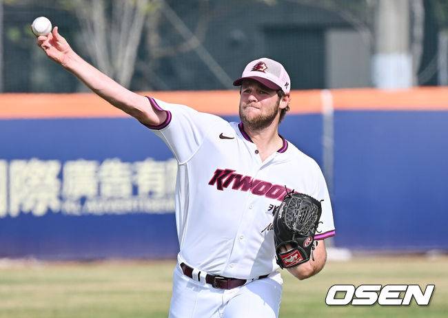 '이게 맞아?' 키움 13억 외인 투수 구속이 138km 뚝…