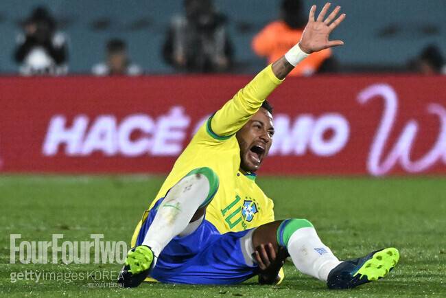 ‘결국’ 월드컵 희미해졌다…은퇴까지 생각한 '34살' 슈퍼스타, 브라질 3월 A매치 명단 ‘탈락’