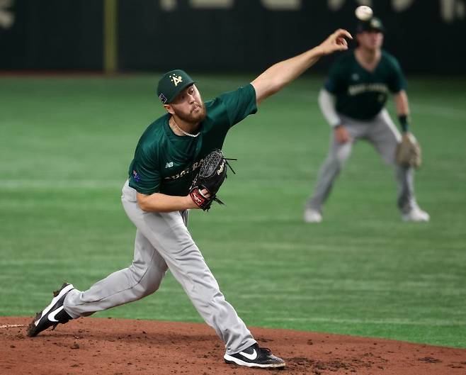 출국 심사 끝났는데