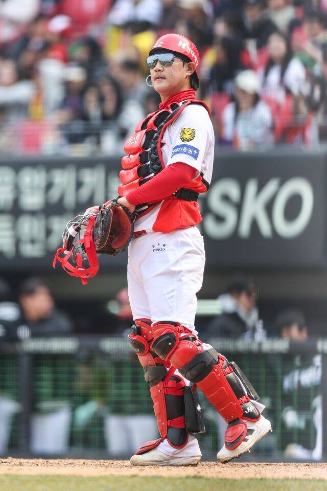 한준수 헤드샷에 KIA 가슴 철렁, 이래서 주효상 성장이 필수…안 아픈 1차지명 포수, 이젠 증명해야 한다