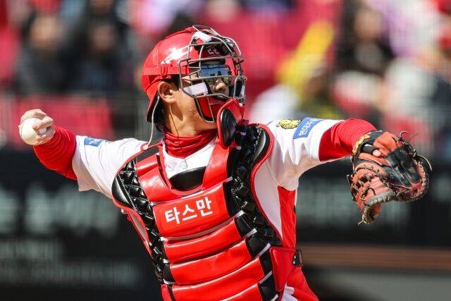 한준수 헤드샷에 KIA 가슴 철렁, 이래서 주효상 성장이 필수…안 아픈 1차지명 포수, 이젠 증명해야 한다