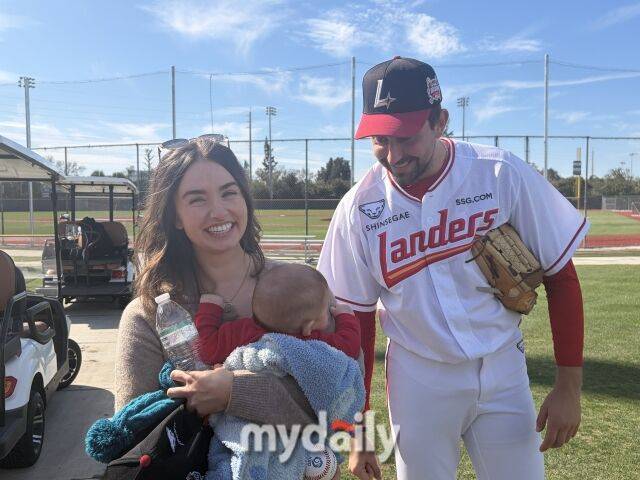 드디어 생후 5개월 아들+아내 한국행, 196cm 좌완 벌써 설렌다